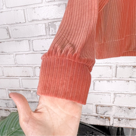 ASOS Cropped Salmon Pink Ribbed Long Sleeve Crew Neck Lounge Play Velour Top - Picture 3 of 12